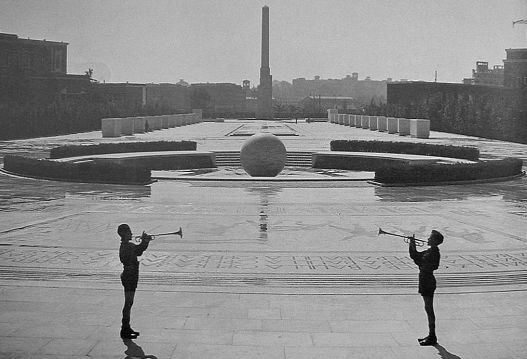 Luigi Moretti al Foro Mussolini (poi Italico) Luigi Moretti al Foro Mussolini (poi Italico)