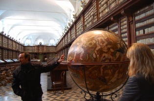 For AAR Fellows, a Series of Fall Walks and a Collaborative Reading