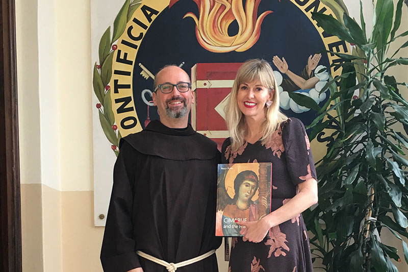 Holly Flora - Quick News