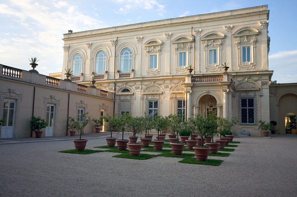 Color photograph of the main Villa Aurela building in Rome
