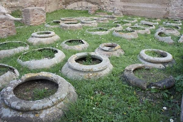 Caroline Cheung – Storage and Packaging for an Empire: Agricultural Economies of West-Central Italy