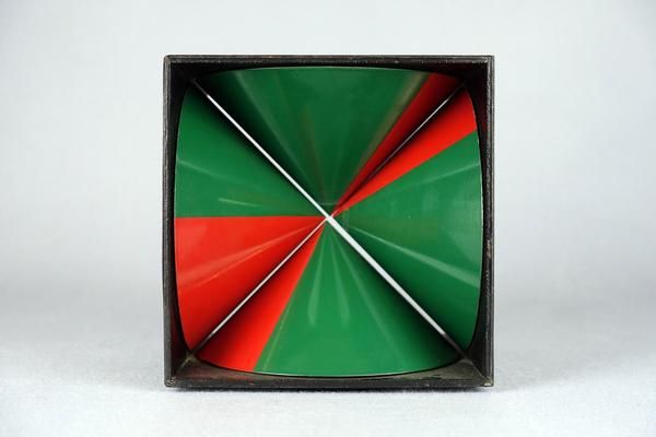 David Reinfurt - ". . . meet the Tetracono"*