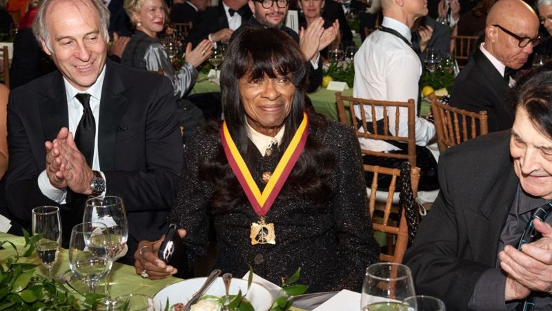 Honoree Barbara Chase-Riboud (1958 Fellow). 